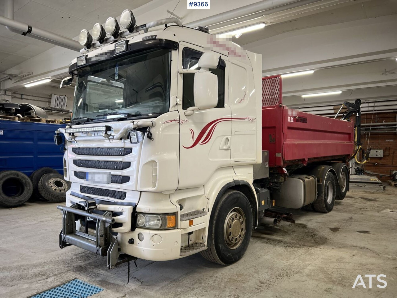 Scania R560 with laxo lock and plow equipment - Volquete camión: foto 1 Scania R560 with laxo lock and plow equipment - Volquete camión: foto 1
