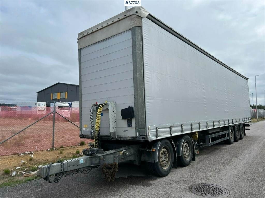 Remolque con toldo Schmitz Cargobull: foto 1
