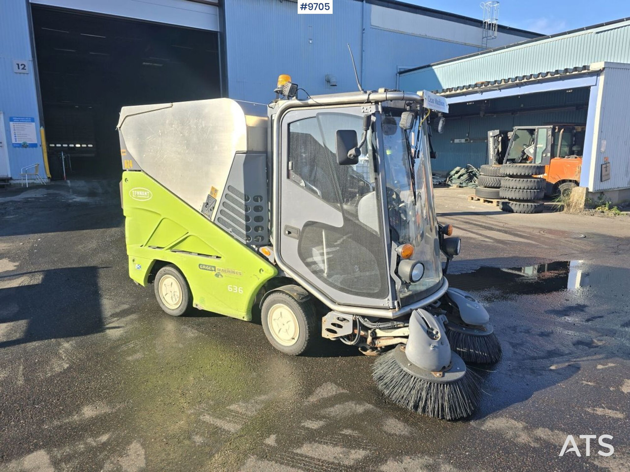 Sweeper - Tennant 636 (SEE VIDEO) - Barredora vial: foto 1 Sweeper - Tennant 636 (SEE VIDEO) - Barredora vial: foto 1