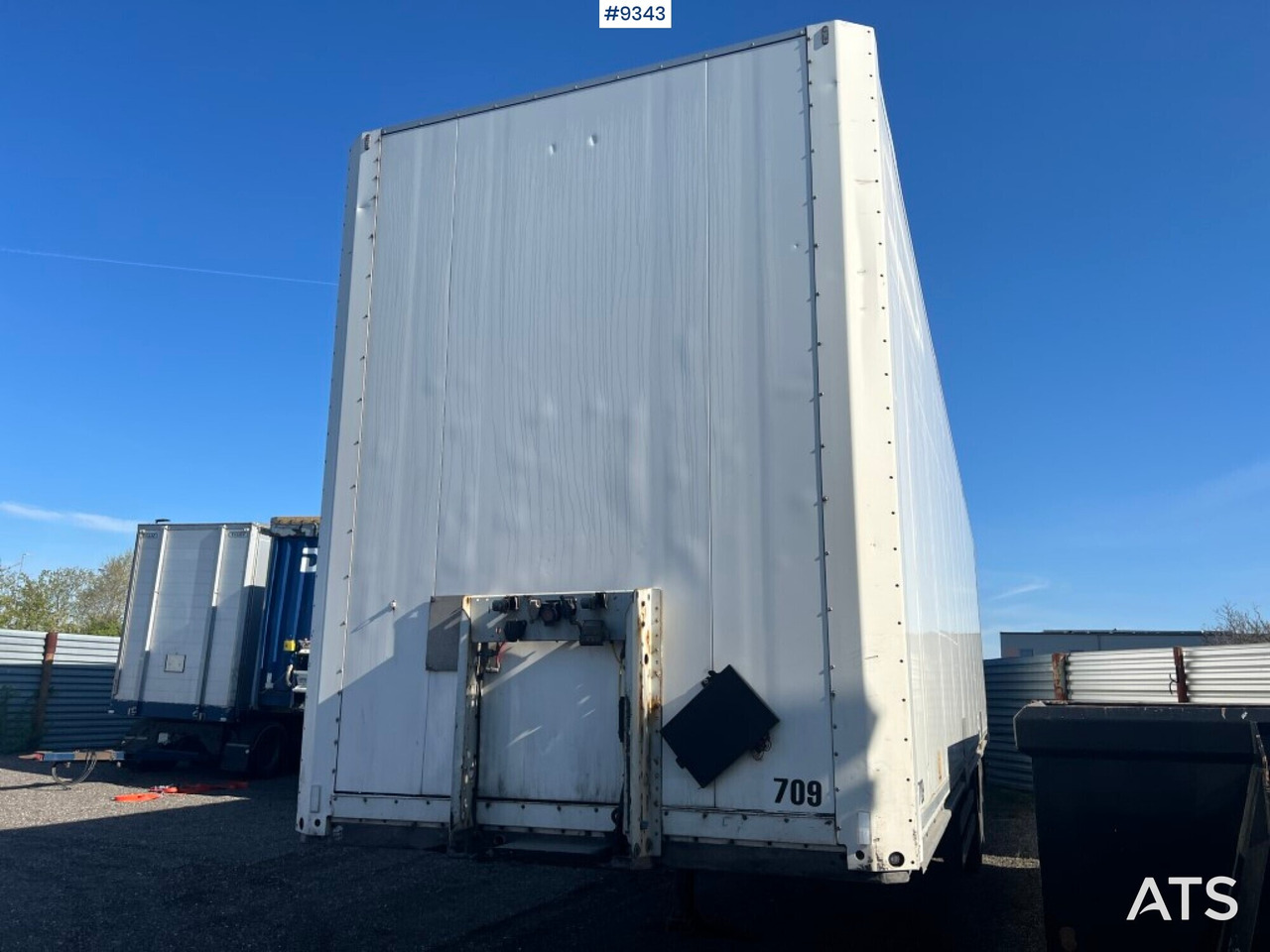 Trailer- SCHMITZ CARGOBULL - Caja cerrada semirremolque: foto 1 Trailer- SCHMITZ CARGOBULL - Caja cerrada semirremolque: foto 1