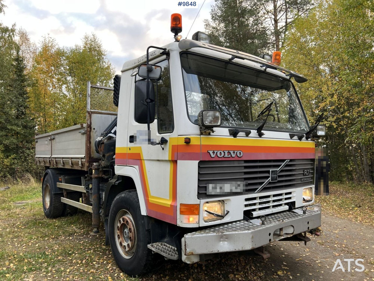 VOLVO FL7 4X2 Crane truck/Dump truck with Hiab071 crane - Volquete camión: foto 2 VOLVO FL7 4X2 Crane truck/Dump truck with Hiab071 crane - Volquete camión: foto 2