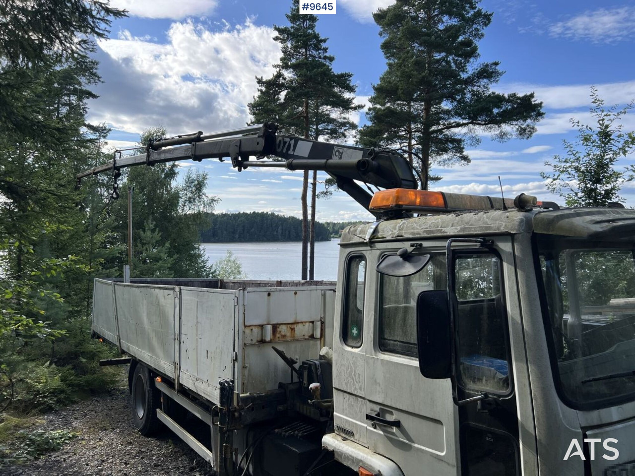 Volvo FL 614 4X2 Crane truck Repair object (VIDEO) - Camión caja abierta, Camión grúa: foto 2 Volvo FL 614 4X2 Crane truck Repair object (VIDEO) - Camión caja abierta, Camión grúa: foto 2