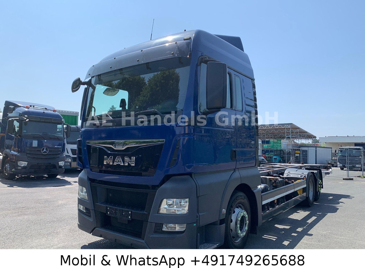MAN TGX 26.440 XLX LL 6x2 *Retarder/LDW/LBW/3.Lenk - Portacontenedore/ Intercambiable camión: foto 1 MAN TGX 26.440 XLX LL 6x2 *Retarder/LDW/LBW/3.Lenk - Portacontenedore/ Intercambiable camión: foto 1