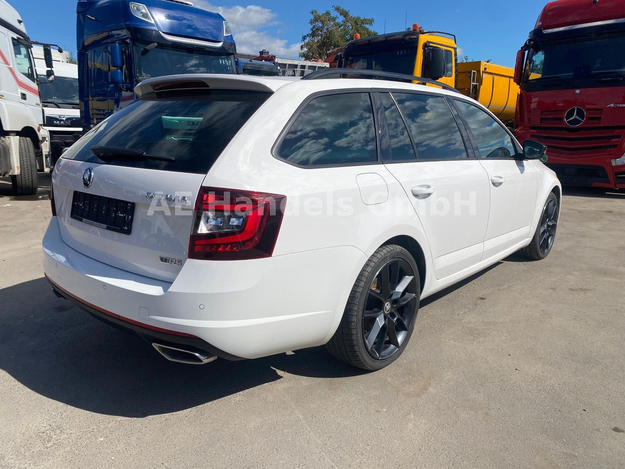 Skoda Octavia VRS Kombi 2.0 TDI *ACC/PDC/LED/1.Hand/HU - Coche familiar: foto 3 Skoda Octavia VRS Kombi 2.0 TDI *ACC/PDC/LED/1.Hand/HU - Coche familiar: foto 3