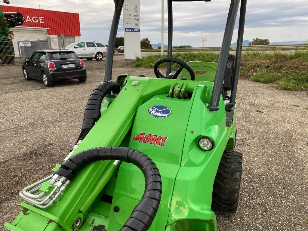 Cargadora articulada Avant M 528 EIPTT /Certificat CE endommagée: foto 26