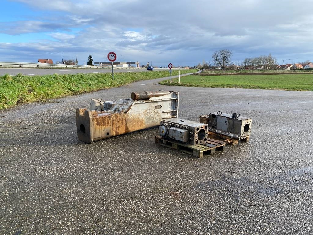 Daemo B 650 a réparer - Martillo hidráulico para Maquinaria de construcción: foto 4 Daemo B 650 a réparer - Martillo hidráulico para Maquinaria de construcción: foto 4