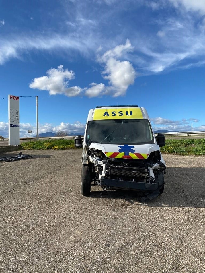 Fiat LES DAUPHINS/DUCATO TORINO 2.3M-Jet 160 endommagée - Furgoneta: foto 2 Fiat LES DAUPHINS/DUCATO TORINO 2.3M-Jet 160 endommagée - Furgoneta: foto 2