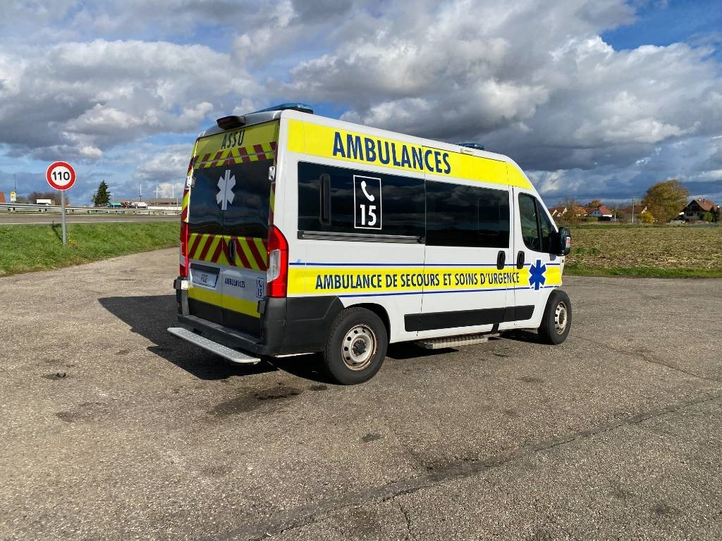 Fiat LES DAUPHINS/DUCATO TORINO 2.3M-Jet 160 endommagée - Furgoneta: foto 4 Fiat LES DAUPHINS/DUCATO TORINO 2.3M-Jet 160 endommagée - Furgoneta: foto 4