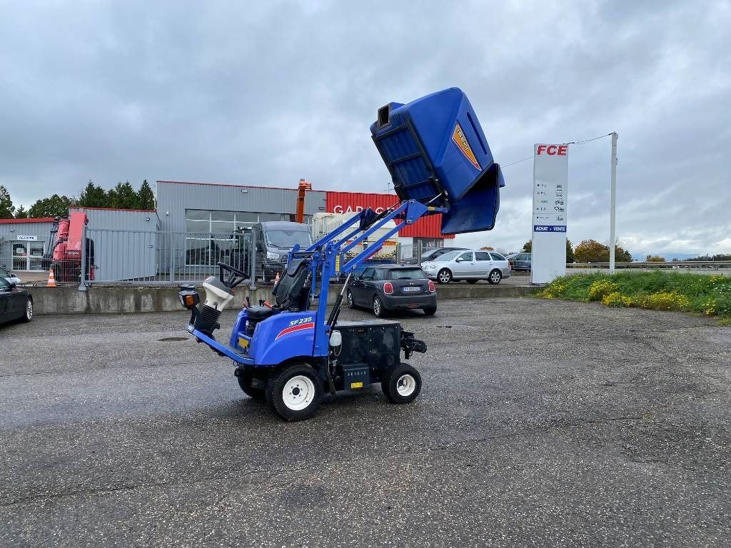 Iseki SF 235F 1er Main endommagée - Cortacésped: foto 3 Iseki SF 235F 1er Main endommagée - Cortacésped: foto 3