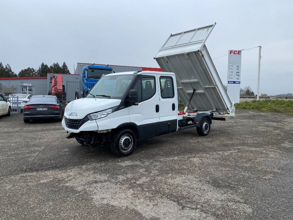 Iveco DAILY 35-140 C14 2.3D/140-JPM VULCAIN endommagé - Caja abierta furgoneta, Furgoneta combi: foto 2 Iveco DAILY 35-140 C14 2.3D/140-JPM VULCAIN endommagé - Caja abierta furgoneta, Furgoneta combi: foto 2