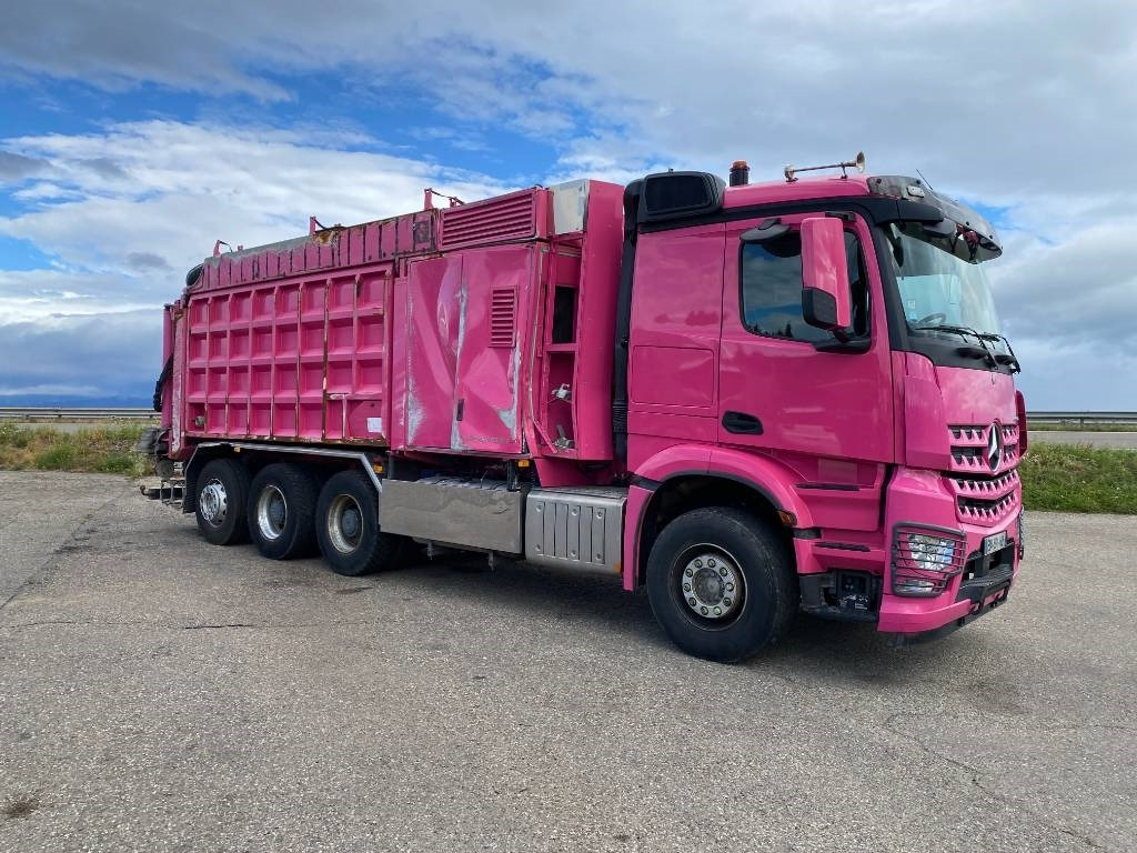 Mercedes-Benz ACTROS 3251/RSP ESE6-RD8000 endommagée - Limpieza de alcantarillado: foto 4 Mercedes-Benz ACTROS 3251/RSP ESE6-RD8000 endommagée - Limpieza de alcantarillado: foto 4