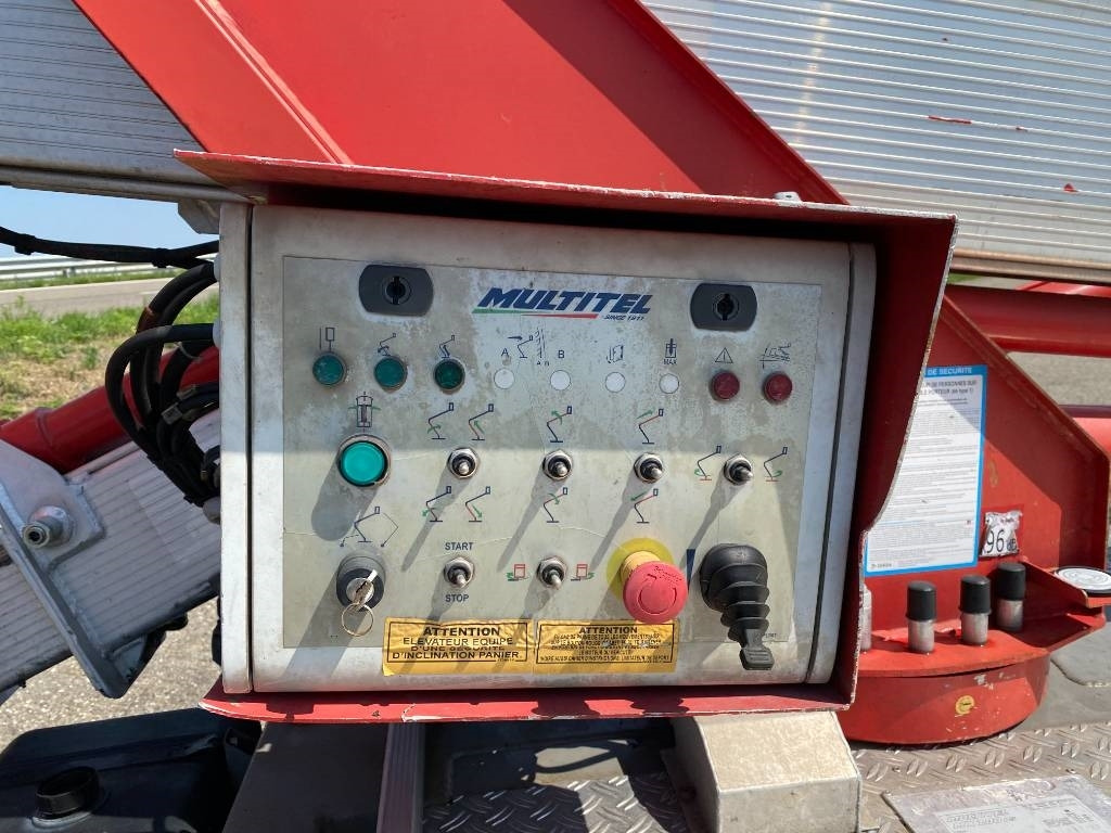 Camión con plataforma elevadora Multitel Nacelle Multitel MX 200 A réviser: foto 25 Camión con plataforma elevadora Multitel Nacelle Multitel MX 200 A réviser: foto 25