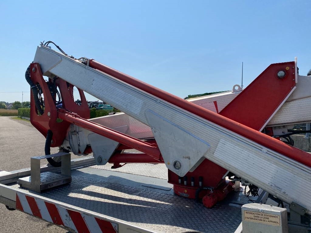 Camión con plataforma elevadora Multitel Nacelle Multitel MX 200 A réviser: foto 18 Camión con plataforma elevadora Multitel Nacelle Multitel MX 200 A réviser: foto 18