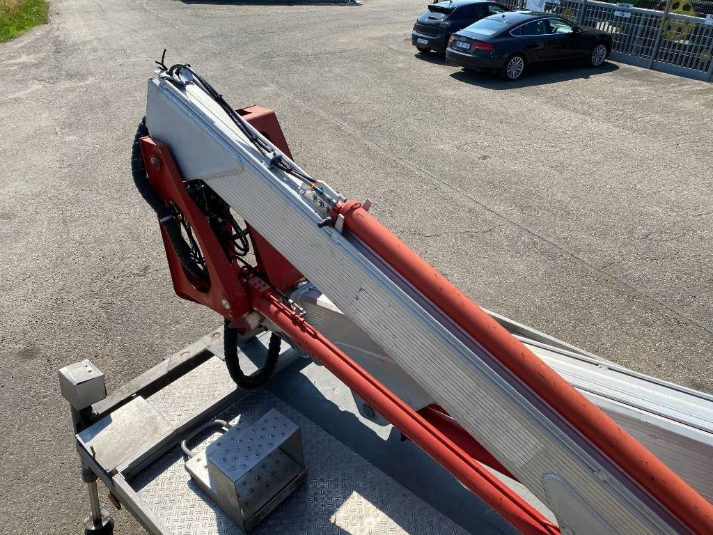 Camión con plataforma elevadora Multitel Nacelle Multitel MX 200 A réviser: foto 39 Camión con plataforma elevadora Multitel Nacelle Multitel MX 200 A réviser: foto 39