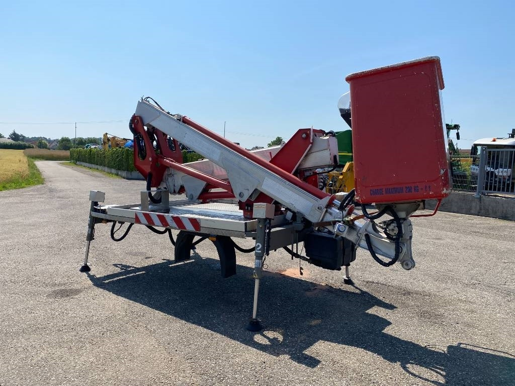 Camión con plataforma elevadora Multitel Nacelle Multitel MX 200 A réviser: foto 6 Camión con plataforma elevadora Multitel Nacelle Multitel MX 200 A réviser: foto 6