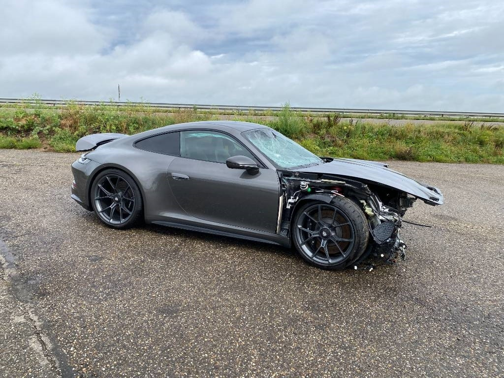 Porsche 911/ 992 - 4.0i GT3 Pack Touring 1er Main - Coche: foto 4 Porsche 911/ 992 - 4.0i GT3 Pack Touring 1er Main - Coche: foto 4