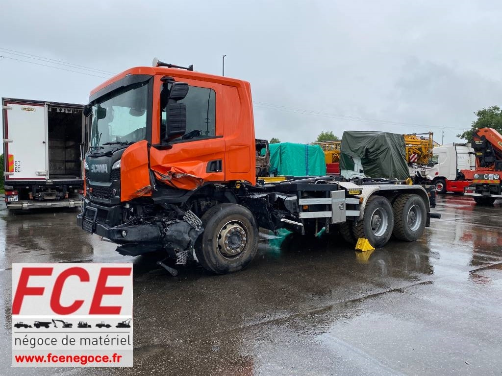 Scania P420 XT-3Pedales / PALFINGER PTH20SLD5 endommagé - Multibasculante camión: foto 1 Scania P420 XT-3Pedales / PALFINGER PTH20SLD5 endommagé - Multibasculante camión: foto 1