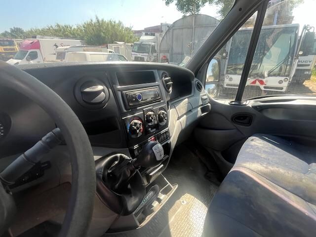 Volquete furgoneta Iveco Daily 35C15: foto 9 Volquete furgoneta Iveco Daily 35C15: foto 9