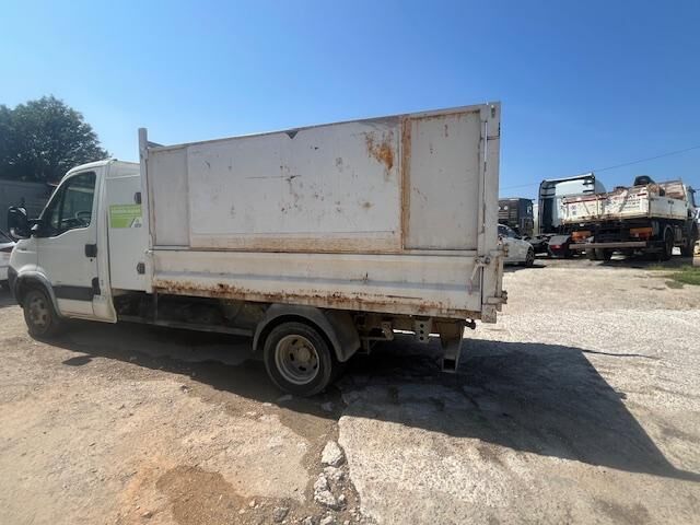 Volquete furgoneta Iveco Daily 35C15: foto 6 Volquete furgoneta Iveco Daily 35C15: foto 6