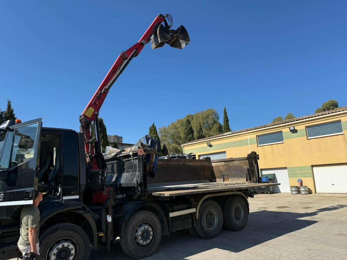 Iveco TRAKKER 410 EEV BI-BENNE GRUE MARREL 8X4 - Volquete camión: foto 5 Iveco TRAKKER 410 EEV BI-BENNE GRUE MARREL 8X4 - Volquete camión: foto 5