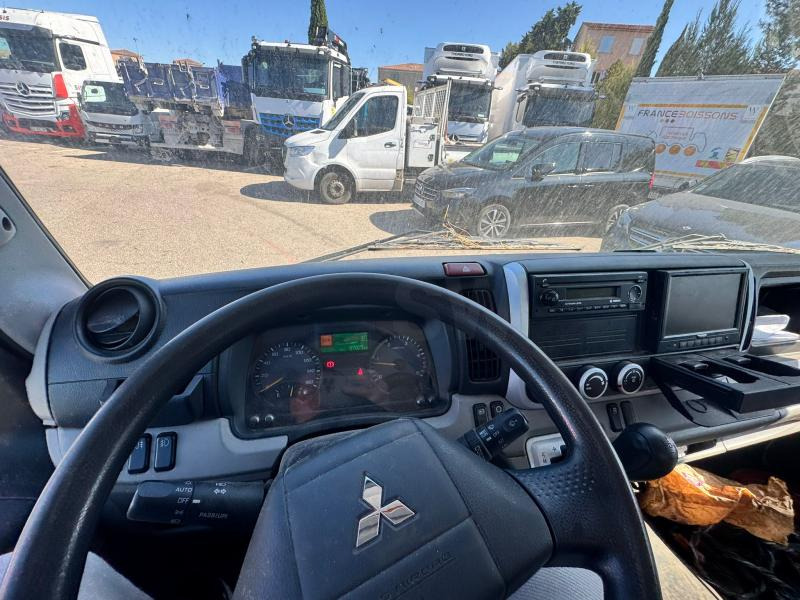 Volquete furgoneta Mitsubishi Fuso Canter 3C15: foto 12