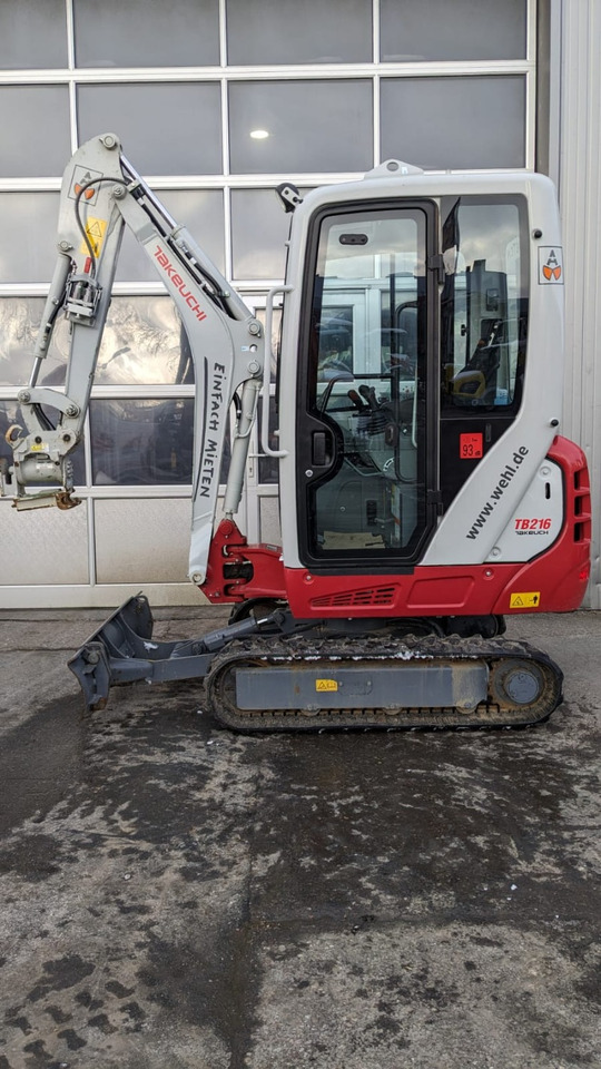 Takeuchi TB216AV4 - Miniexcavadora: foto 1 Takeuchi TB216AV4 - Miniexcavadora: foto 1