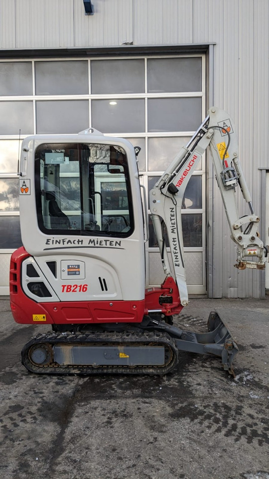 Takeuchi TB216AV4 - Miniexcavadora: foto 3 Takeuchi TB216AV4 - Miniexcavadora: foto 3