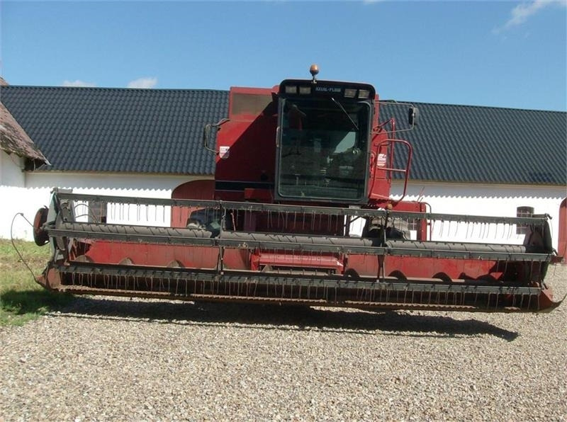 Case IH 1680 E 22 fod skærebord og ekstra bredde hjul - Cosechadora de granos: foto 1 Case IH 1680 E 22 fod skærebord og ekstra bredde hjul - Cosechadora de granos: foto 1