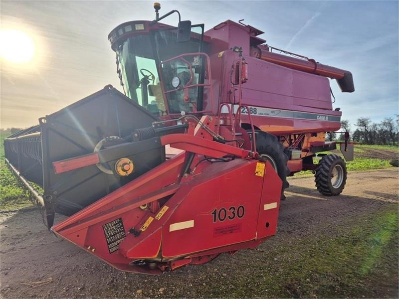 Case IH AXIAL-FLOW 2388 - Cosechadora de granos: foto 1 Case IH AXIAL-FLOW 2388 - Cosechadora de granos: foto 1