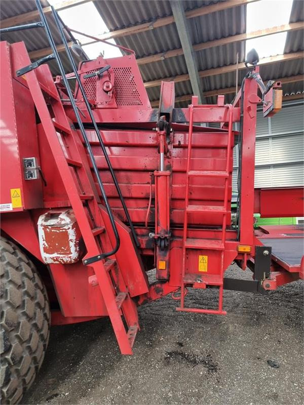 Empacadora de pacas cuadradas Massey Ferguson >190 bigpallepresser Parkland Ballevogn: foto 4