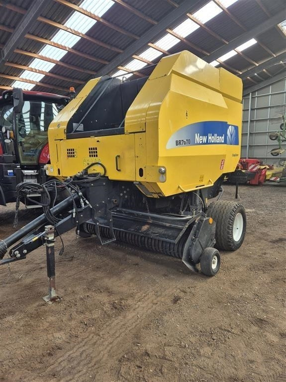 New Holland BR7070 med rotorsnitter Snitter - Rotoempacadora: foto 1 New Holland BR7070 med rotorsnitter Snitter - Rotoempacadora: foto 1