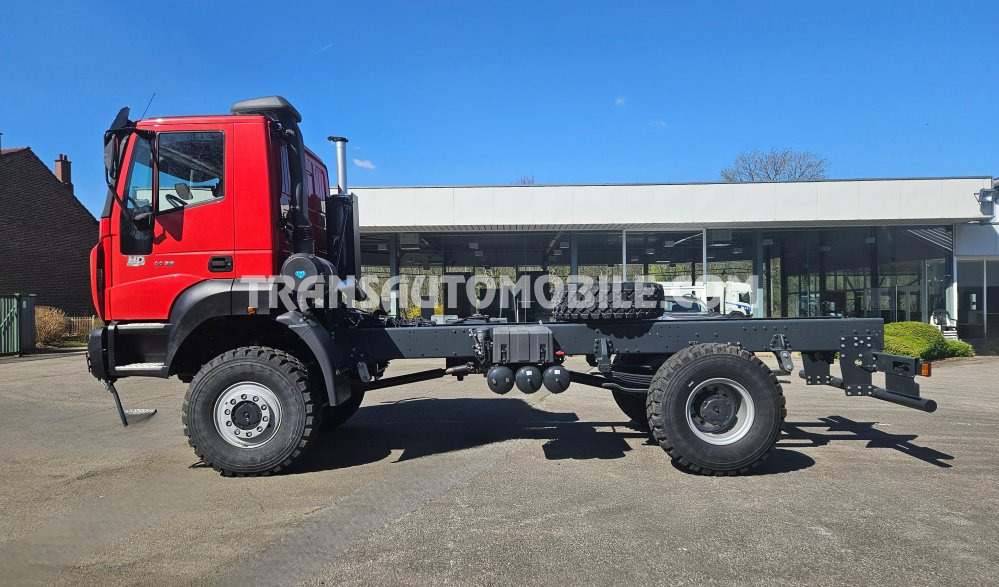 IVECO ASTRA HD9 44.38 12.9L TURBO DIESEL chassis cab heavy duty 4x4 single rear - EXPORT OUT EU - Chasis camión: foto 5 IVECO ASTRA HD9 44.38 12.9L TURBO DIESEL chassis cab heavy duty 4x4 single rear - EXPORT OUT EU - Chasis camión: foto 5