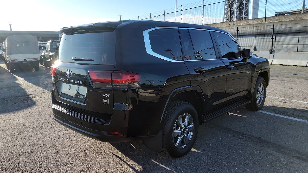 Toyota Land Cruiser 300 V6 VX 7 SEATERS / PLACES 3.5L Petrol Automatic VXVHO - SUV/ Todoterreno: foto 4 Toyota Land Cruiser 300 V6 VX 7 SEATERS / PLACES 3.5L Petrol Automatic VXVHO - SUV/ Todoterreno: foto 4