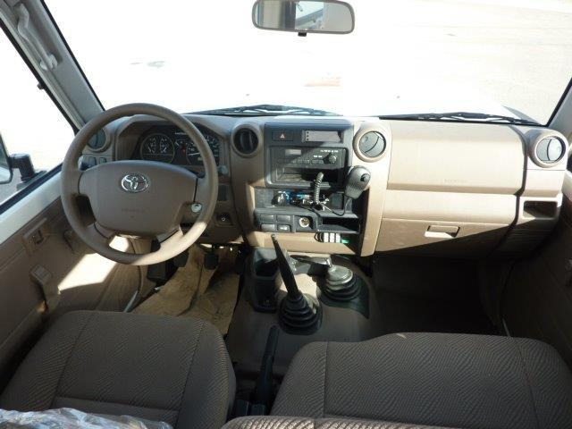Toyota Land Cruiser 78 Metal top hzj 78 ambulance 4.2L Diesel Manual - SUV/ Todoterreno: foto 4 Toyota Land Cruiser 78 Metal top hzj 78 ambulance 4.2L Diesel Manual - SUV/ Todoterreno: foto 4