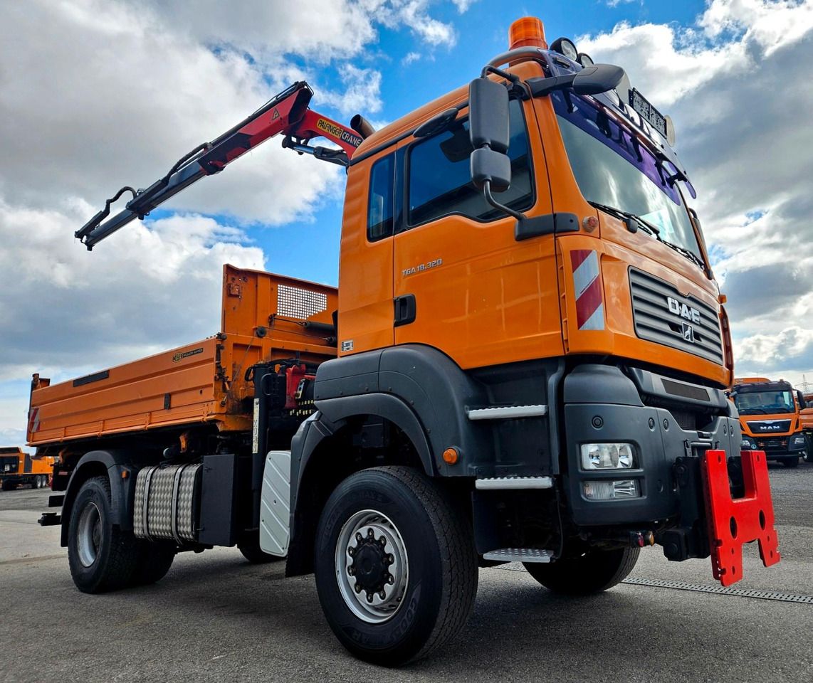 MAN TGA 18.320 4x4 BL Palfinger PK9501 Kran Euro4 - Volquete camión, Camión grúa: foto 3 MAN TGA 18.320 4x4 BL Palfinger PK9501 Kran Euro4 - Volquete camión, Camión grúa: foto 3