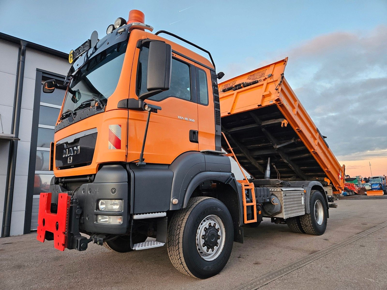 MAN TGS 18.360 4x4 BL Euro5 Meiller - Volquete camión: foto 1 MAN TGS 18.360 4x4 BL Euro5 Meiller - Volquete camión: foto 1