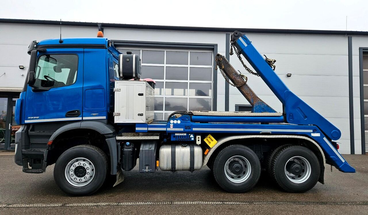 Mercedes-Benz AROCS 3336 6x4 VDL P-18 Teleskop Absetzkipper - Portacontenedor de cadenas camión: foto 2 Mercedes-Benz AROCS 3336 6x4 VDL P-18 Teleskop Absetzkipper - Portacontenedor de cadenas camión: foto 2