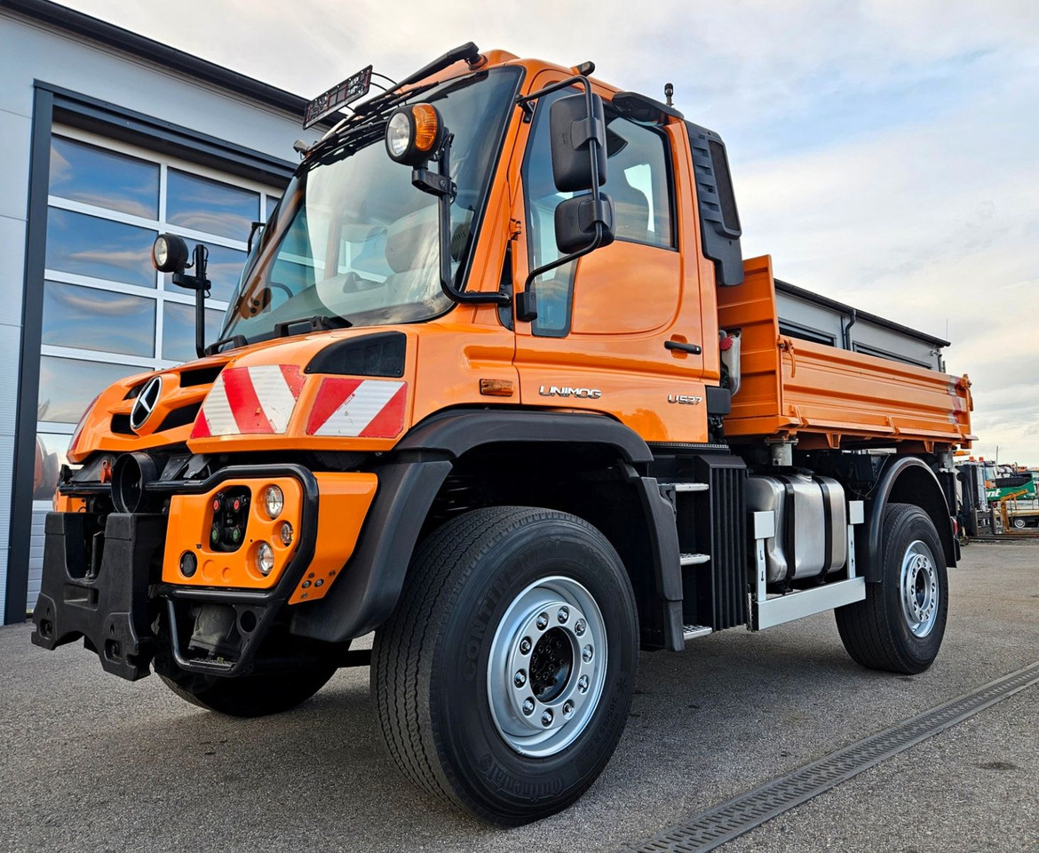 Unimog U527 UGE Euro6 VarioPilot Hydrostat - Volquete camión: foto 1 Unimog U527 UGE Euro6 VarioPilot Hydrostat - Volquete camión: foto 1