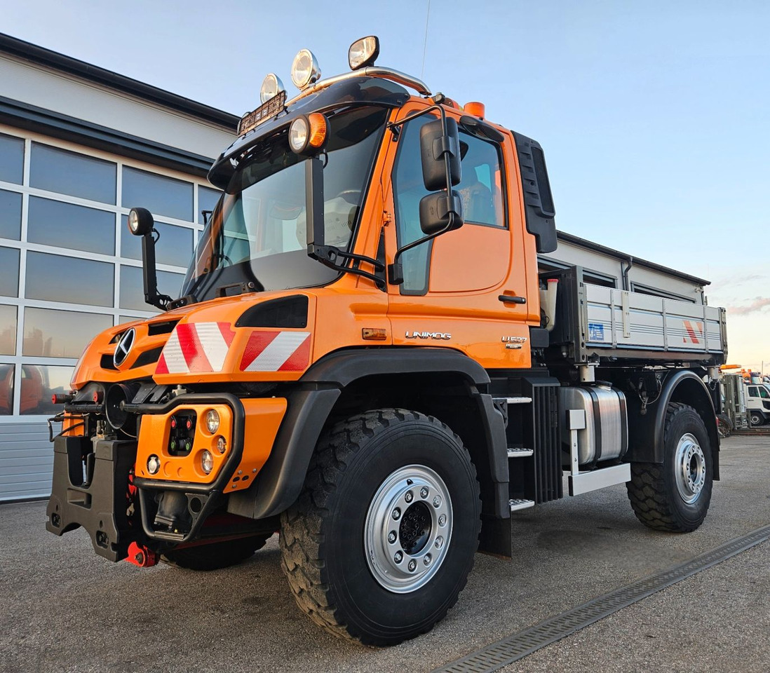 Unimog U527 UGE Euro6 VarioPilot Hydrostat - Volquete camión: foto 1 Unimog U527 UGE Euro6 VarioPilot Hydrostat - Volquete camión: foto 1