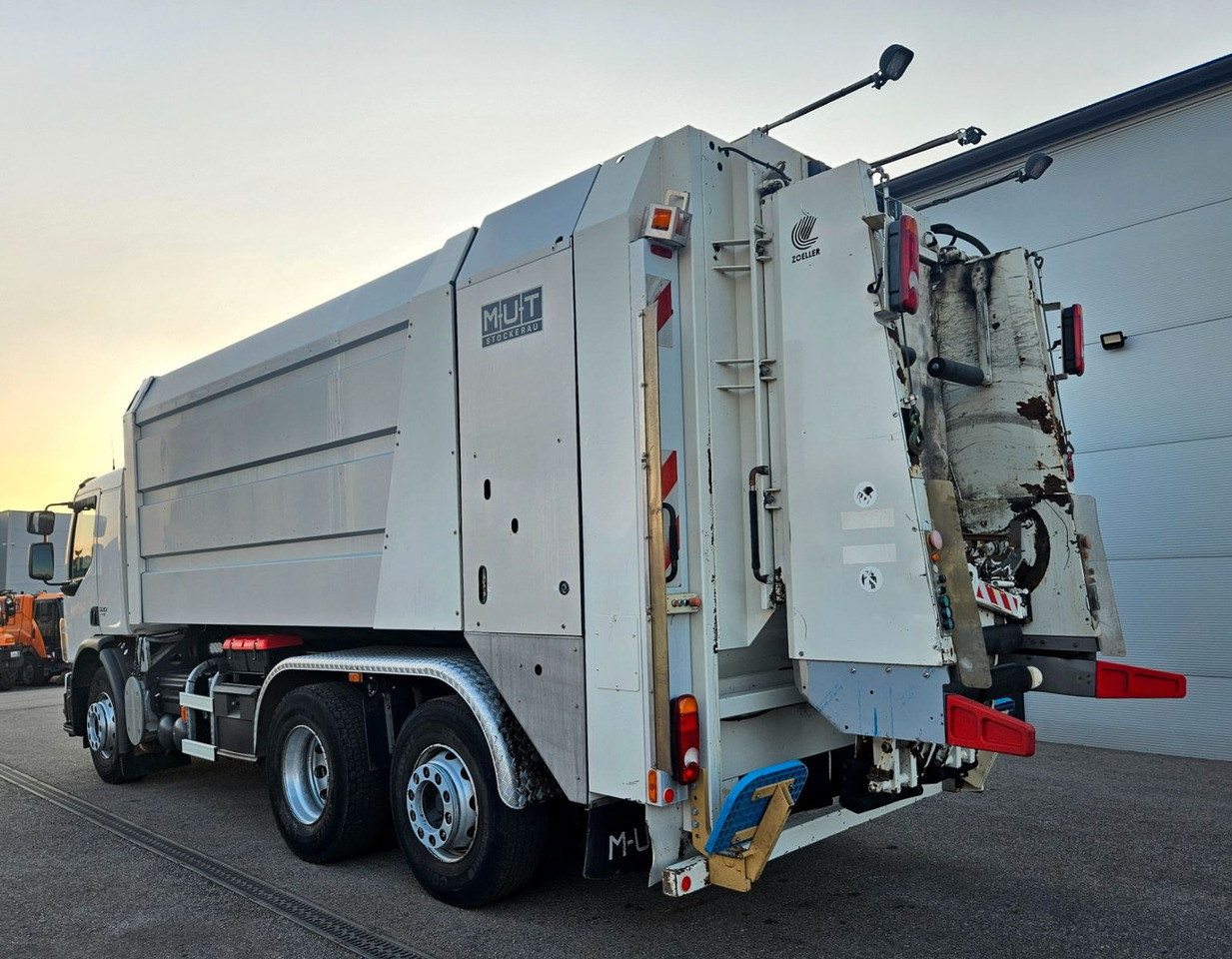 Volvo FM320 Rotopress MUT FAUN Euro5 115tkm - Camión de basura: foto 3 Volvo FM320 Rotopress MUT FAUN Euro5 115tkm - Camión de basura: foto 3