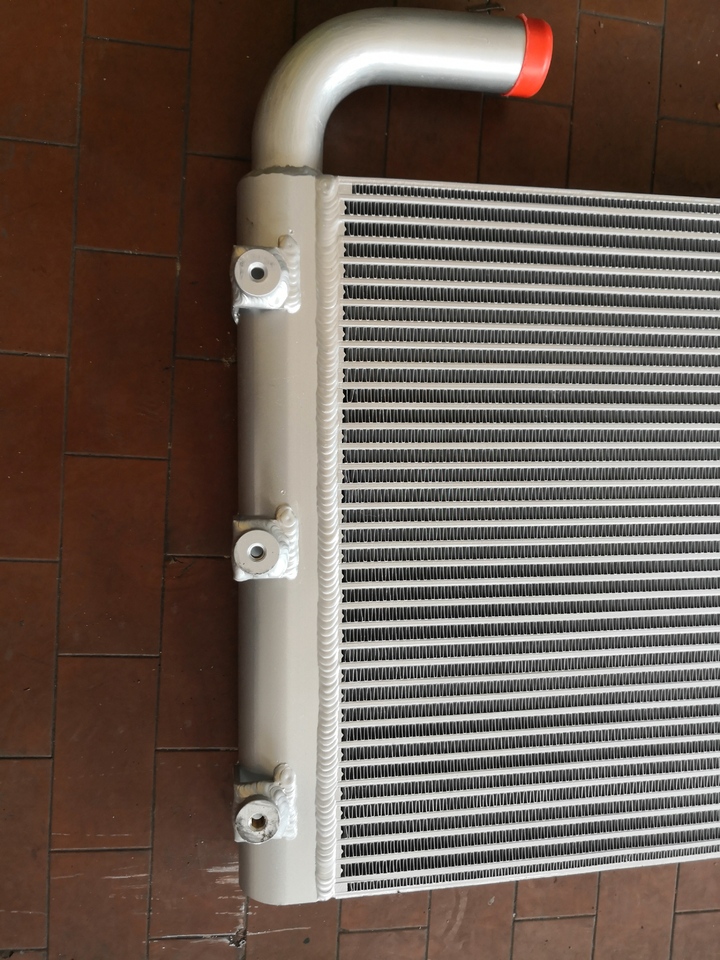 HITACHI ZX 160LC3 4668376 - Enfriador de aceite para Excavadora de cadenas: foto 2 HITACHI ZX 160LC3 4668376 - Enfriador de aceite para Excavadora de cadenas: foto 2