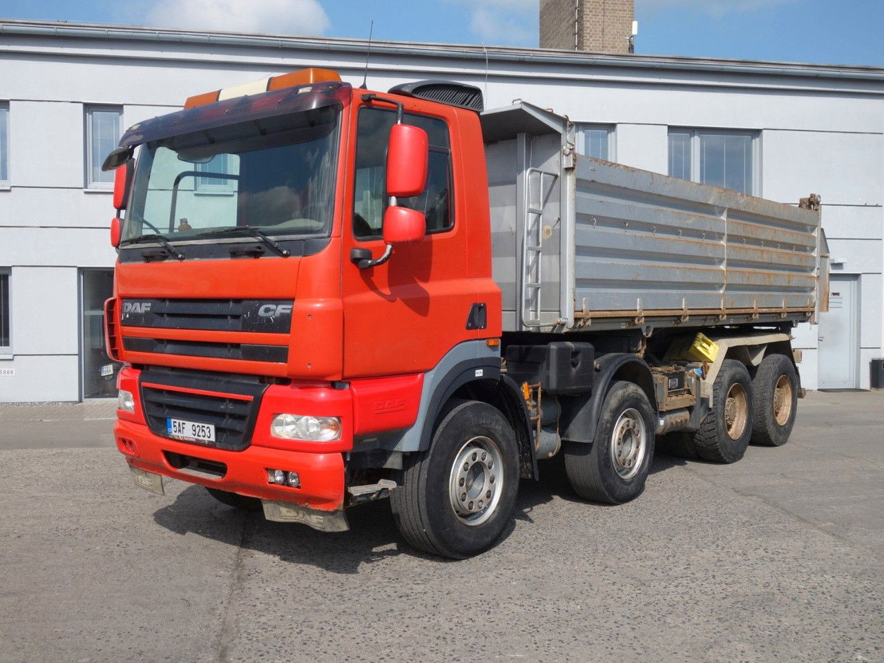 DAF CF 85.410 8x4 mit Meiller - Volquete camión: foto 1 DAF CF 85.410 8x4 mit Meiller - Volquete camión: foto 1