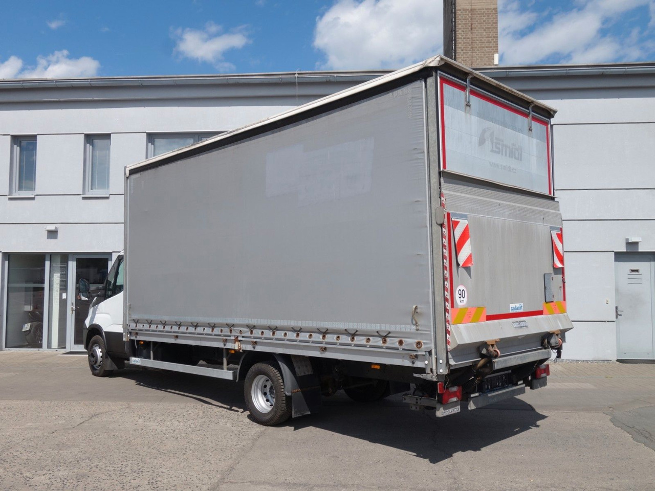 Iveco Daily 70C18 mit LBW - Furgoneta con caja de lona: foto 3 Iveco Daily 70C18 mit LBW - Furgoneta con caja de lona: foto 3