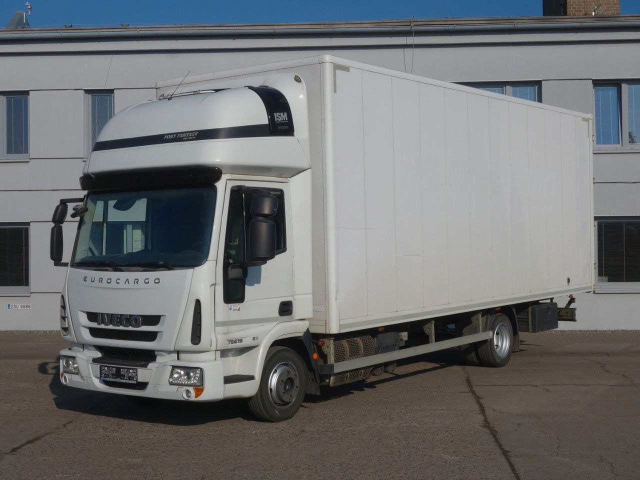 Iveco EuroCargo 75 75E19, 18 Palleten - Camión caja cerrada: foto 1 Iveco EuroCargo 75 75E19, 18 Palleten - Camión caja cerrada: foto 1