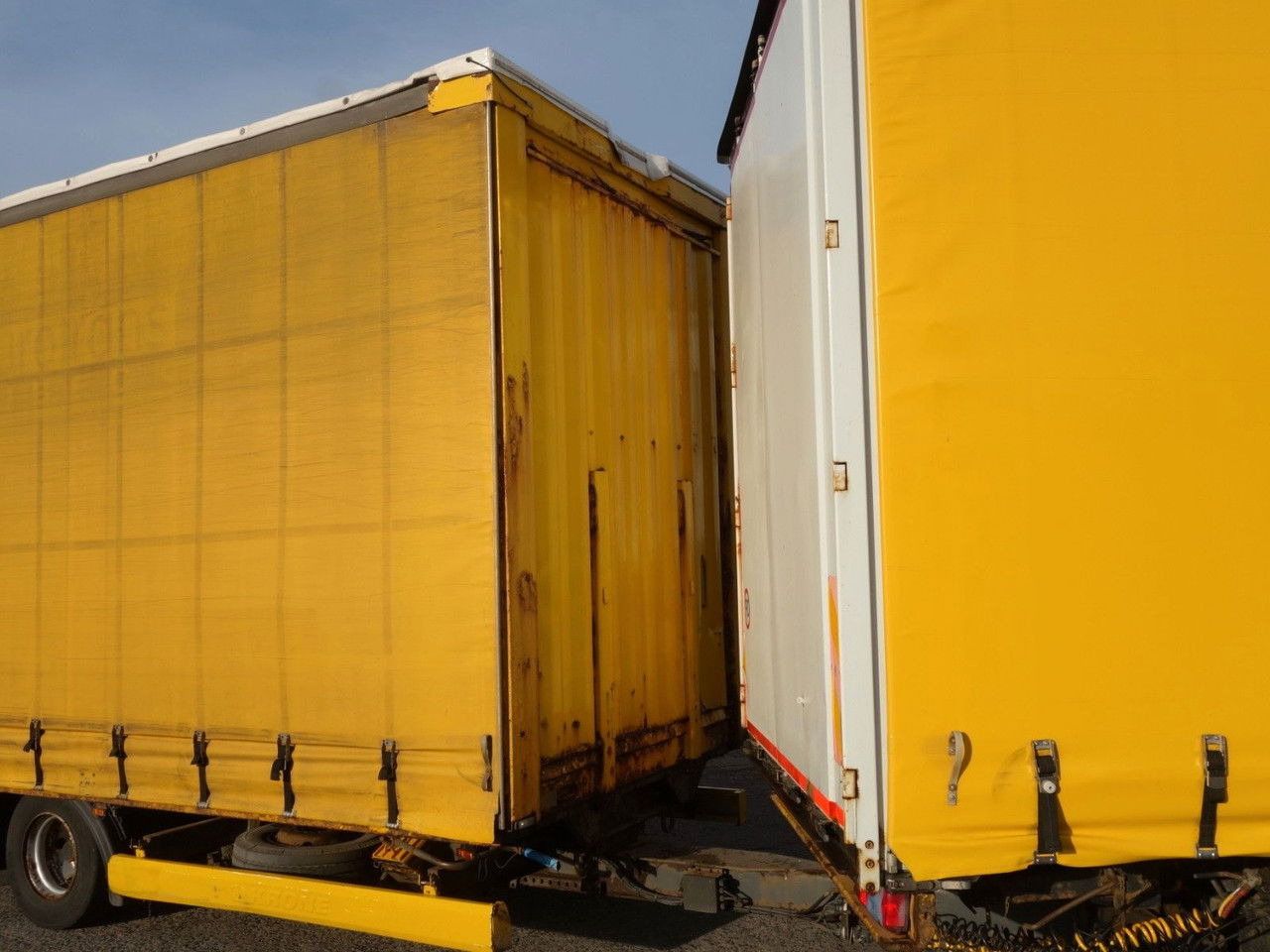 MAN TGX 24.400 EEV 6x2 + Anhänger Krone 120m3 - Camión lona: foto 5 MAN TGX 24.400 EEV 6x2 + Anhänger Krone 120m3 - Camión lona: foto 5