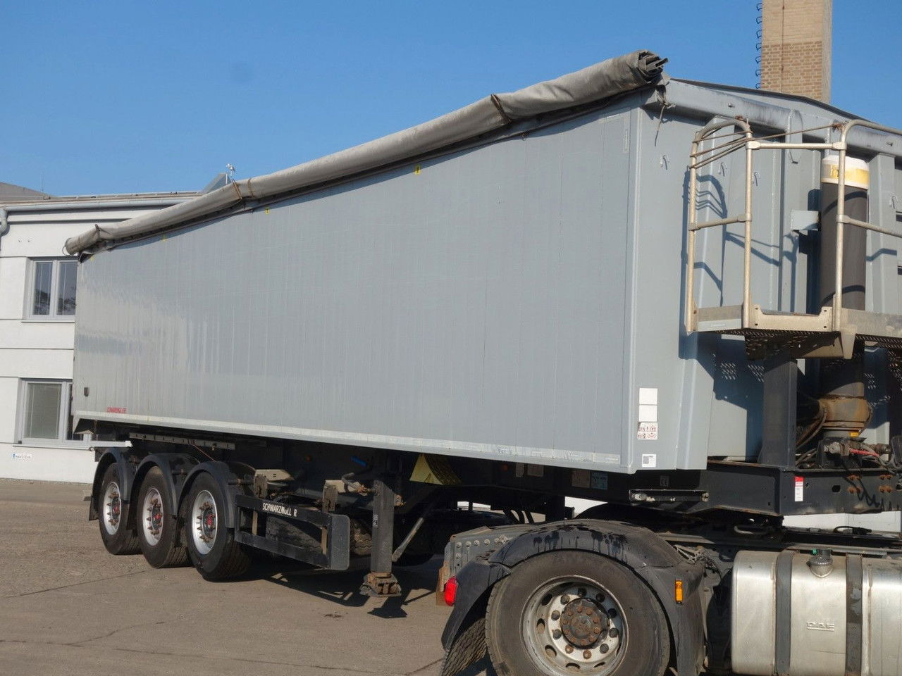 Schwarzmüller Alu Kipper, 50 cm3, Rollplane, Liftachse, SAF - Volquete semirremolque: foto 3 Schwarzmüller Alu Kipper, 50 cm3, Rollplane, Liftachse, SAF - Volquete semirremolque: foto 3