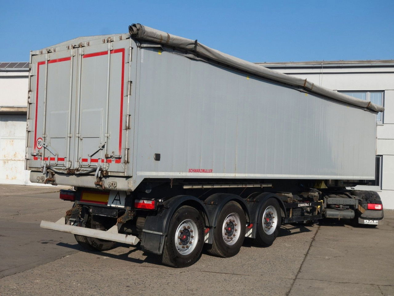 Schwarzmüller Alu Kipper, 50 cm3, Rollplane, Liftachse, SAF - Volquete semirremolque: foto 4 Schwarzmüller Alu Kipper, 50 cm3, Rollplane, Liftachse, SAF - Volquete semirremolque: foto 4