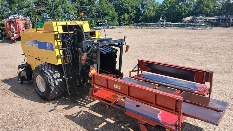 New Holland BB980 BB980 - Empacadora de pacas cuadradas: foto 4 New Holland BB980 BB980 - Empacadora de pacas cuadradas: foto 4
