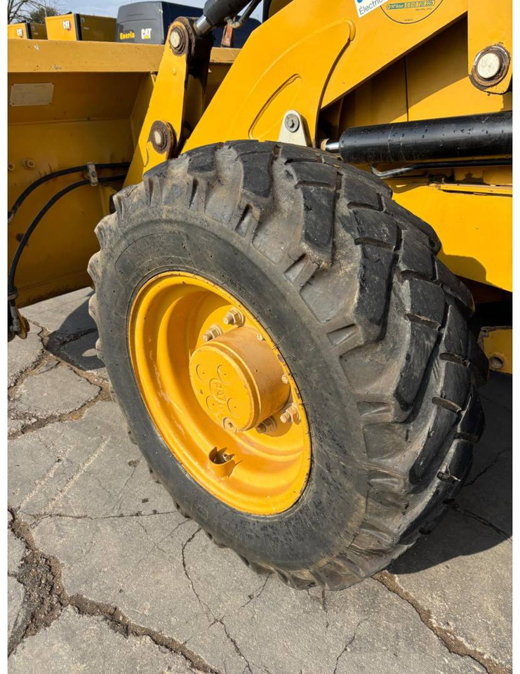 Retroexcavadora CAT 432F2: foto 10
