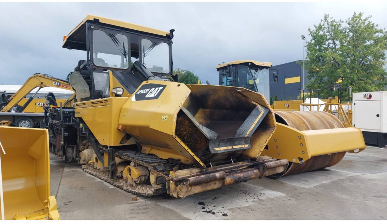CAT AP655F - Pavimentadora de asfalto: foto 1 CAT AP655F - Pavimentadora de asfalto: foto 1